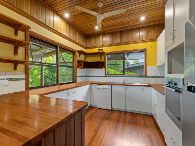 5 Seafarer Street, South Mission Beach QLD 4852