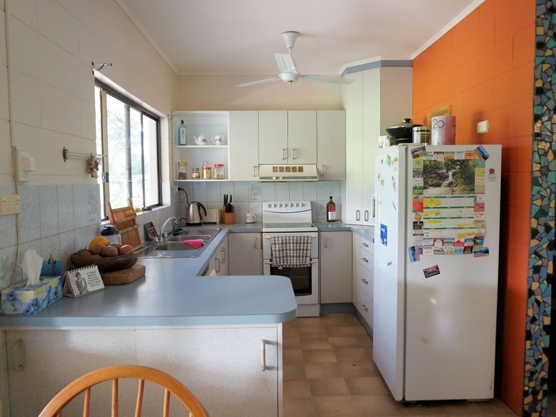 11 Thomas Court, Bulgun QLD 4854
