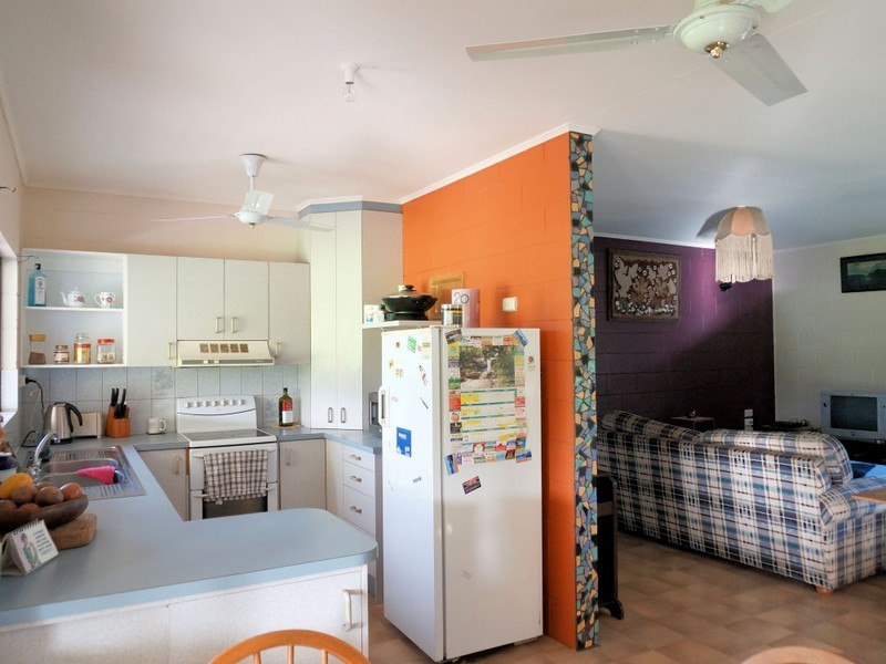 11 Thomas Court, Bulgun QLD 4854