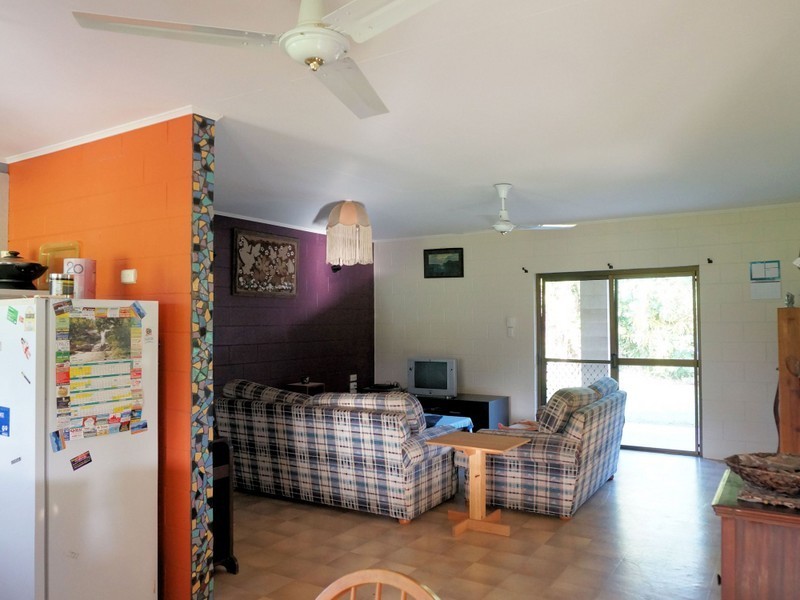 11 Thomas Court, Bulgun QLD 4854
