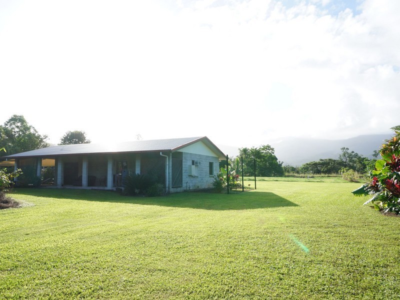 11 Thomas Court, Bulgun QLD 4854