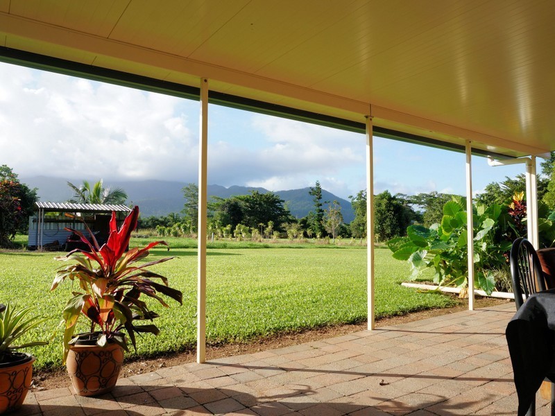 11 Thomas Court, Bulgun QLD 4854