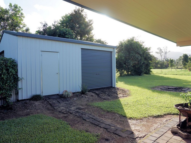 11 Thomas Court, Bulgun QLD 4854