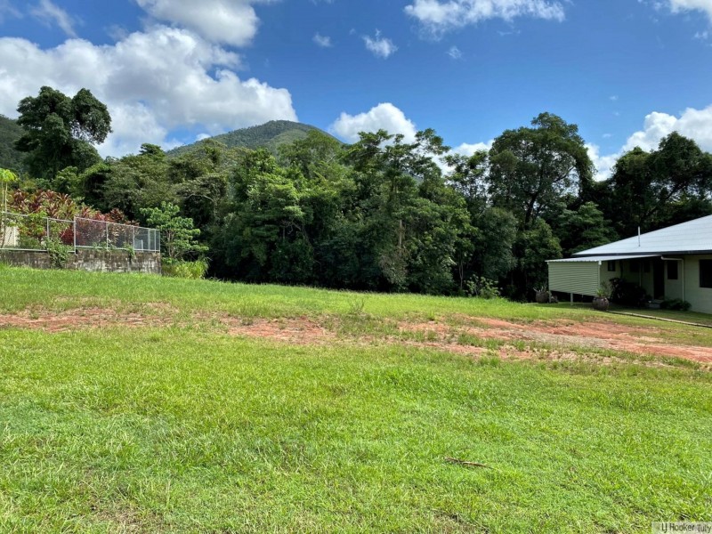 33 Pease Street, Tully QLD 4854