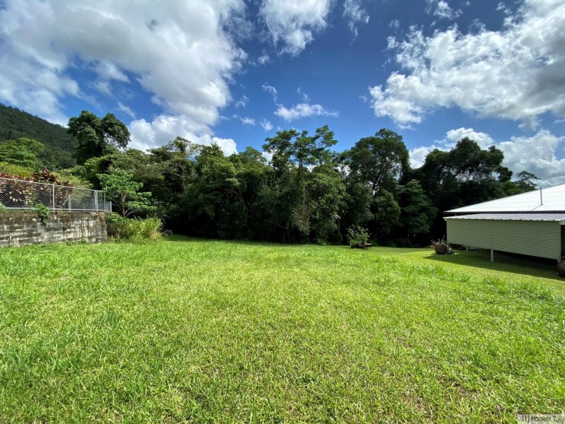 33 Pease Street, Tully QLD 4854