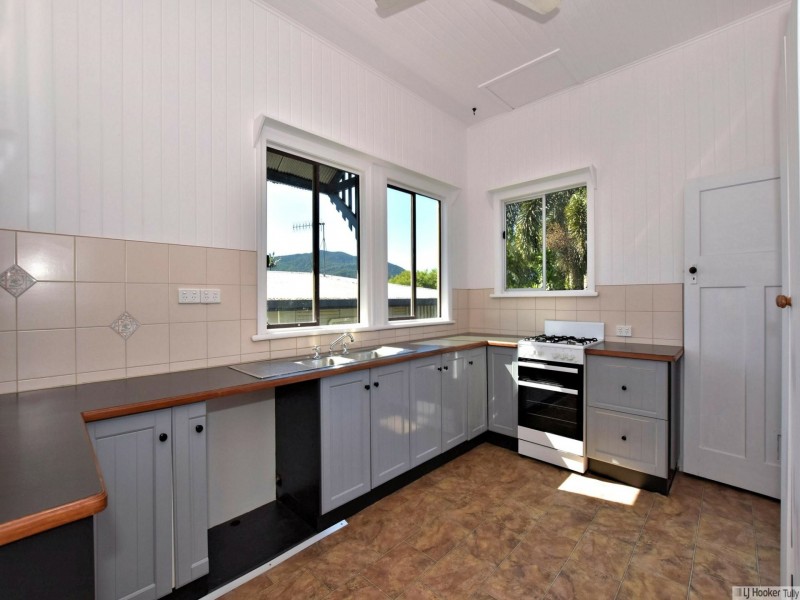 25 Cook Street, Tully QLD 4854