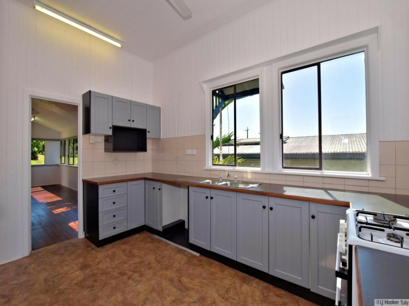 25 Cook Street, Tully QLD 4854