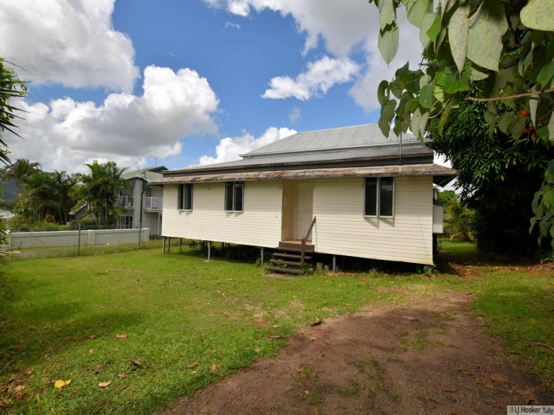 19 Watkins St, Tully QLD 4854