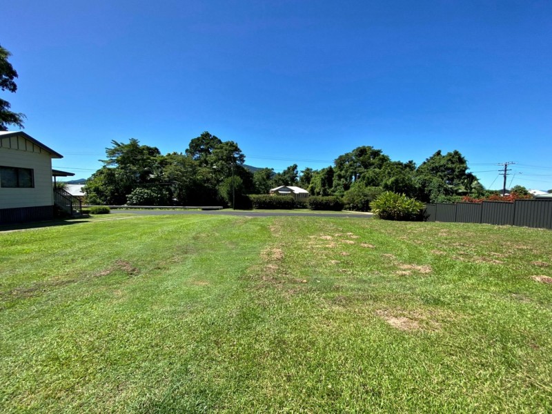 27 Bryant Street, Tully QLD 4854