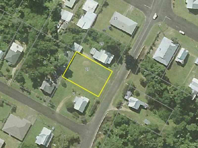 27 Bryant Street, Tully QLD 4854