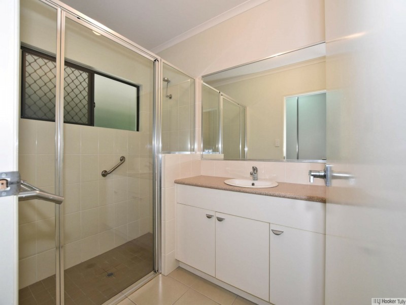 12 Parmeter Street, Tully QLD 4854