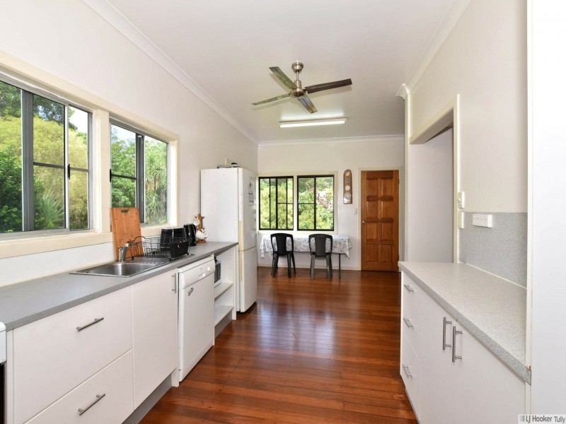 4 Billabong Lane, Tully Heads QLD 4854