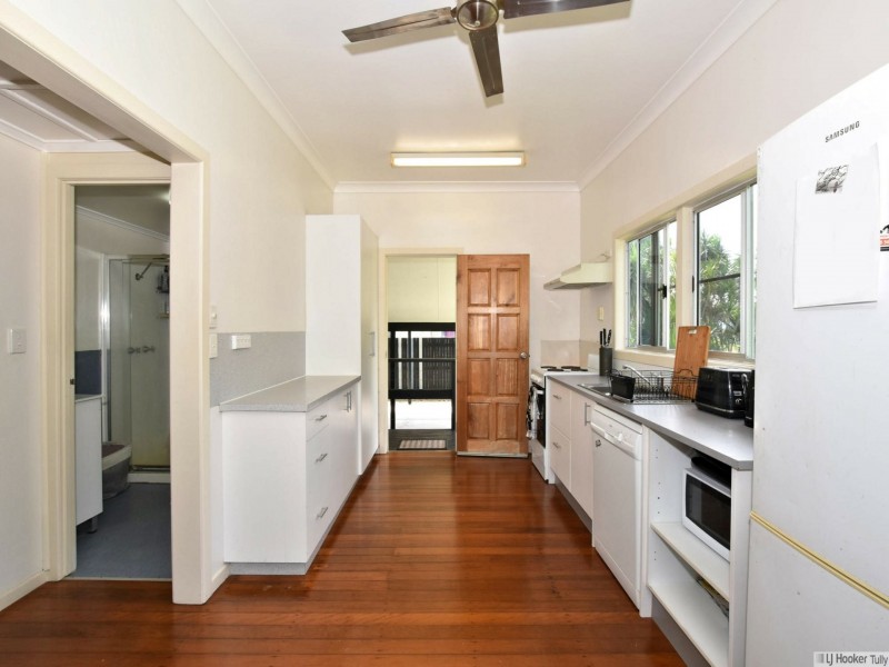 4 Billabong Lane, Tully Heads QLD 4854