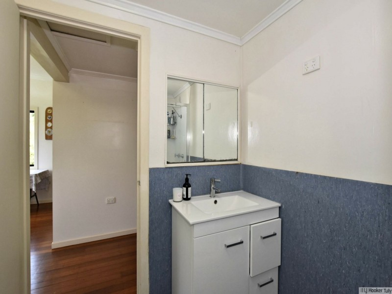 4 Billabong Lane, Tully Heads QLD 4854