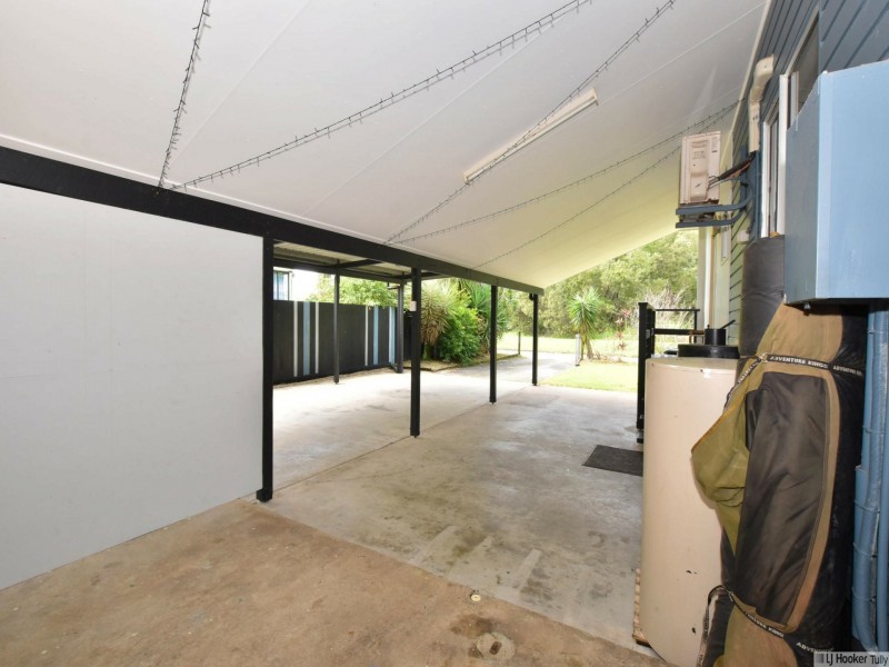 4 Billabong Lane, Tully Heads QLD 4854