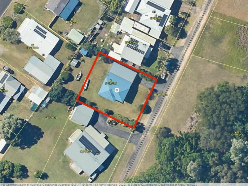 4 Billabong Lane, Tully Heads QLD 4854