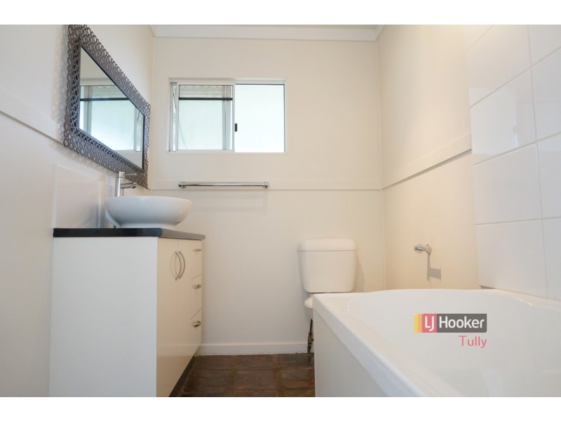 8 Casuarina Street, Tully Heads QLD 4854