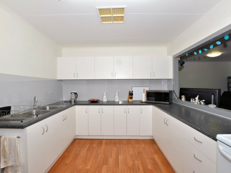 8 Bineham Street, Tully QLD 4854