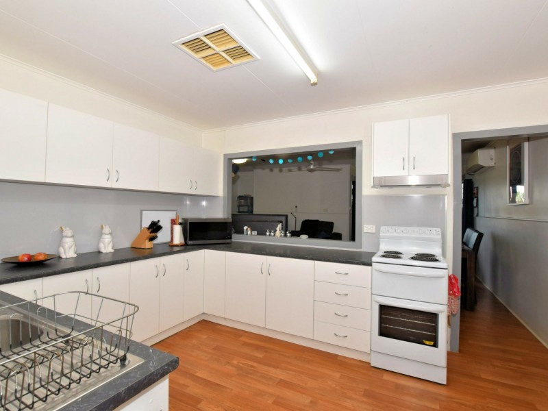 8 Bineham Street, Tully QLD 4854