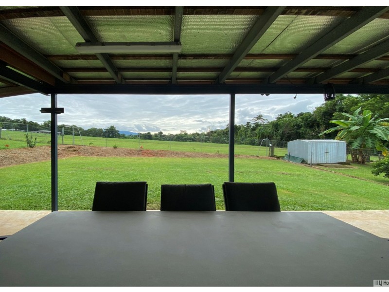 8 Bineham Street, Tully QLD 4854