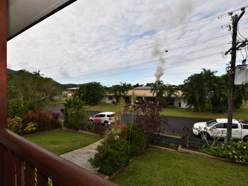 8 Bineham Street, Tully QLD 4854