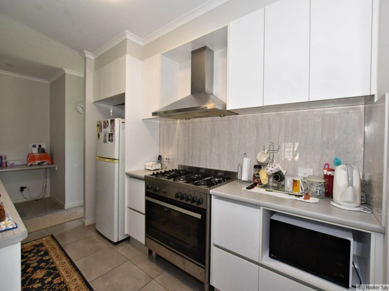 15 Pease Street, Tully QLD 4854