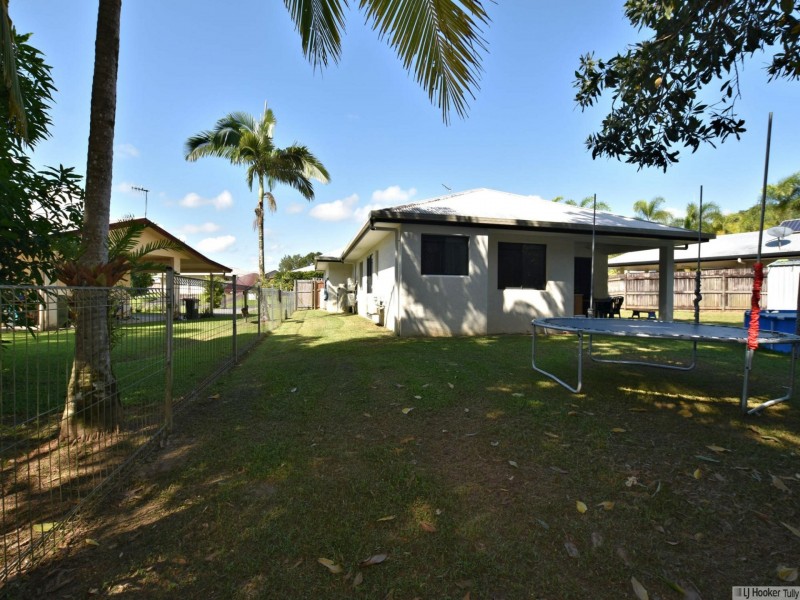 15 Pease Street, Tully QLD 4854