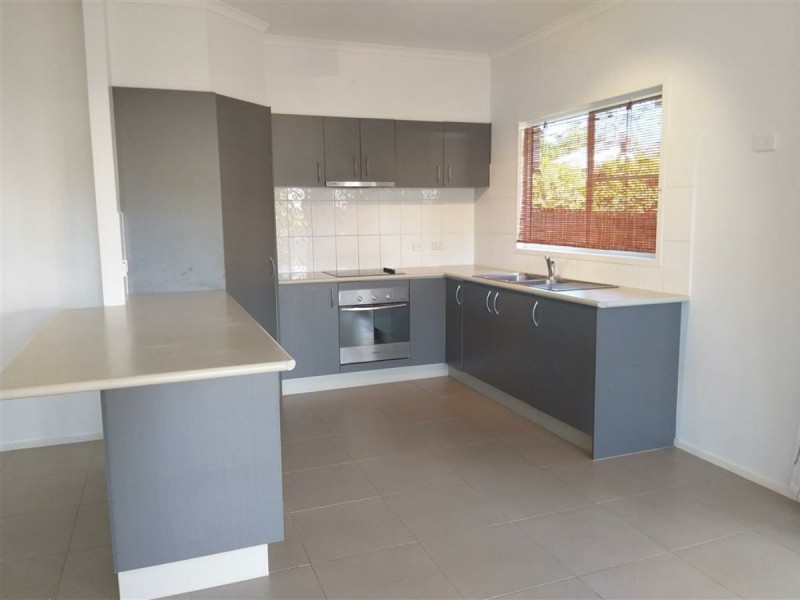 10 Kent Close, Mission Beach QLD 4852