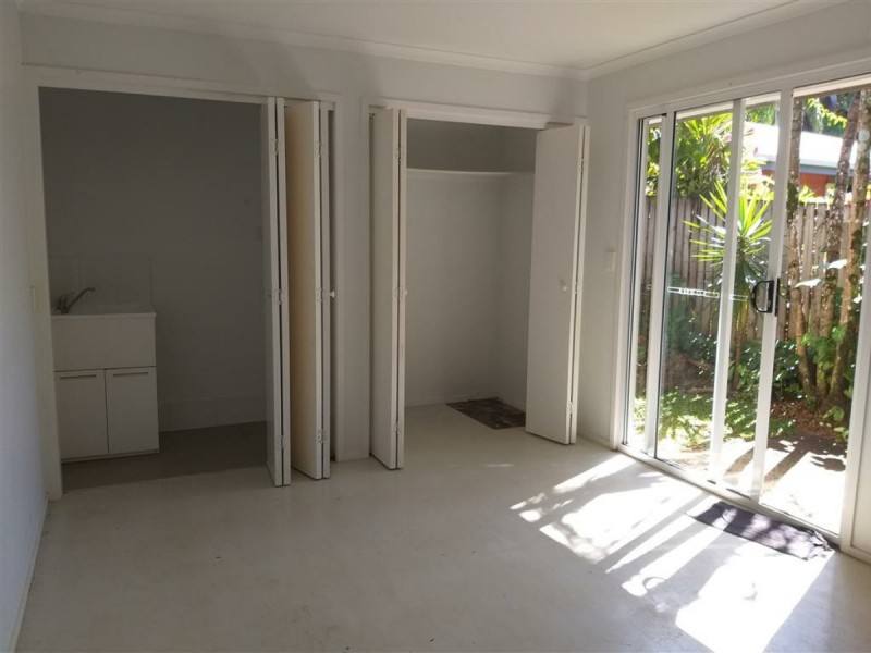10 Kent Close, Mission Beach QLD 4852