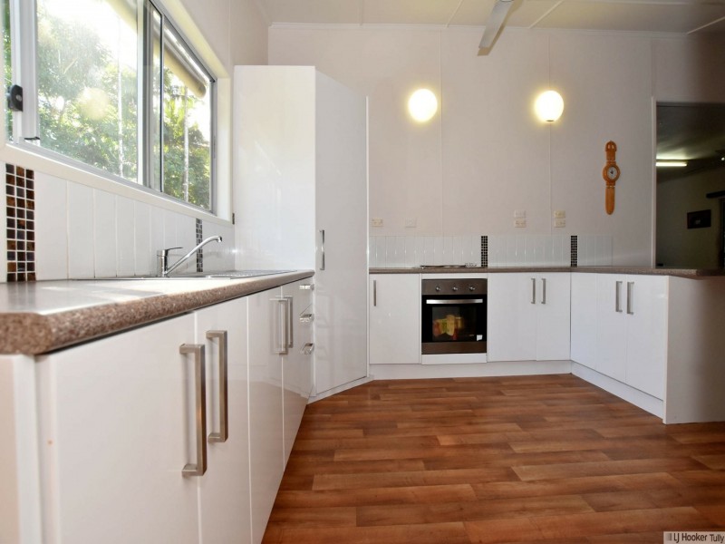 2 Riley Street, Tully QLD 4854