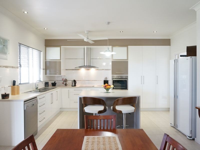 9 Albert Street, Cardwell QLD 4849