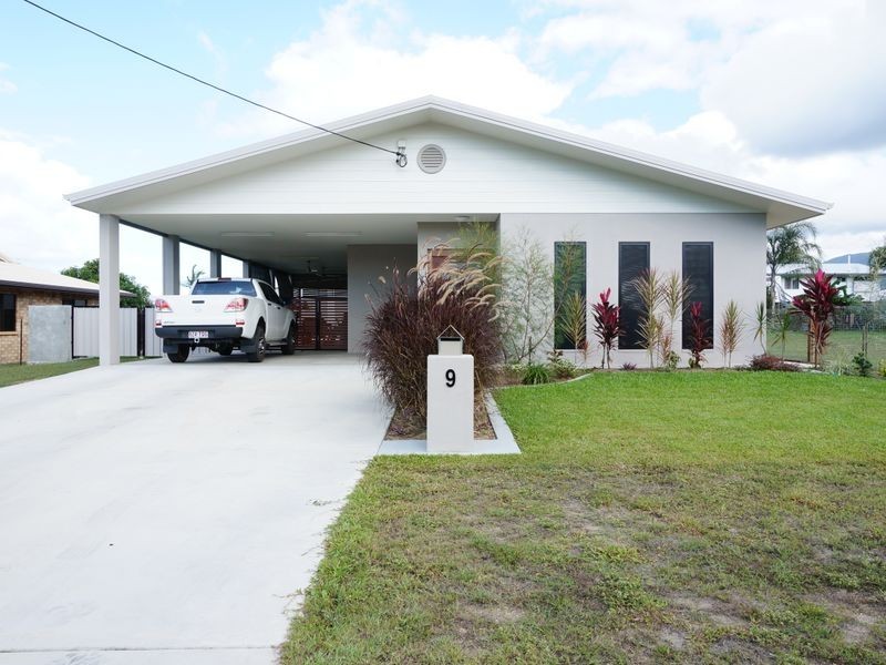 9 Albert Street, Cardwell QLD 4849