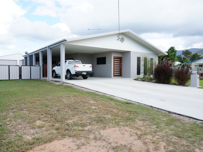 9 Albert Street, Cardwell QLD 4849