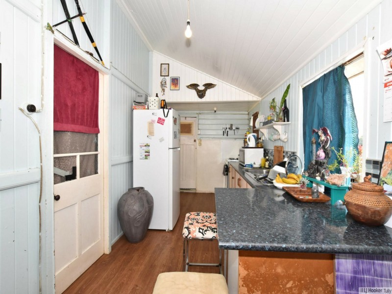 16 Henry Street, Tully QLD 4854