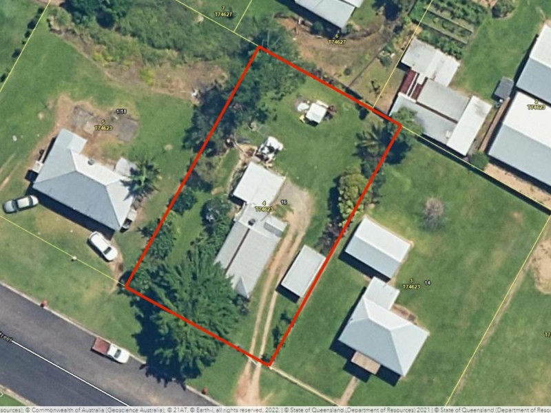 16 Henry Street, Tully QLD 4854