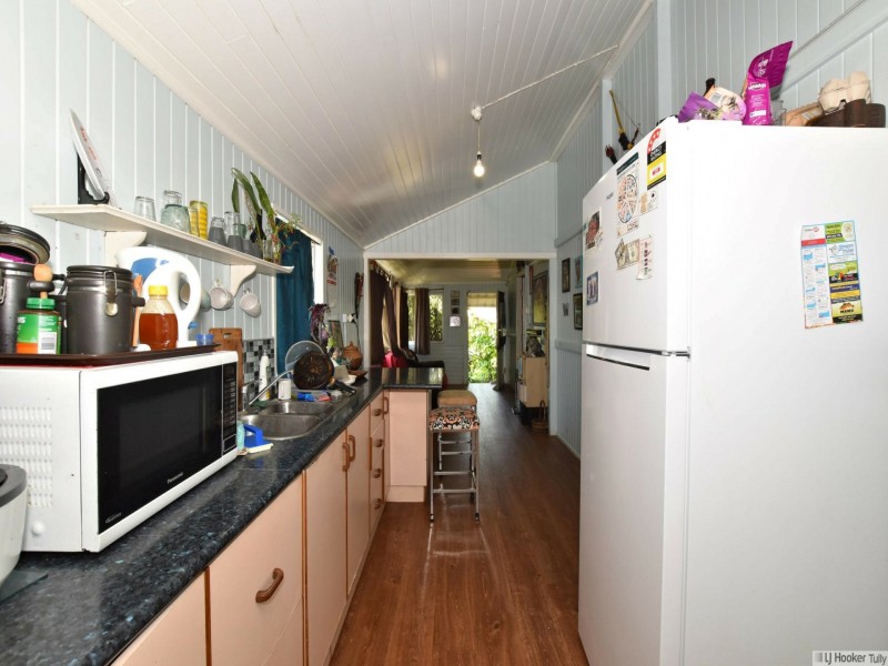16 Henry Street, Tully QLD 4854