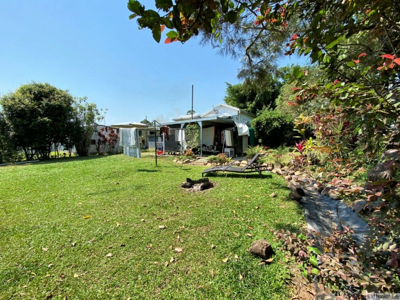 16 Henry Street, Tully QLD 4854
