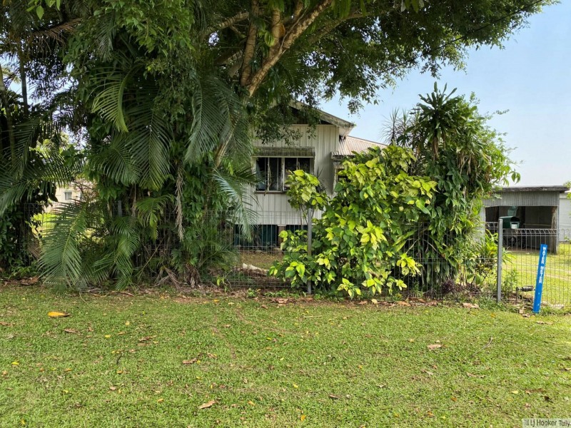 16 Henry Street, Tully QLD 4854