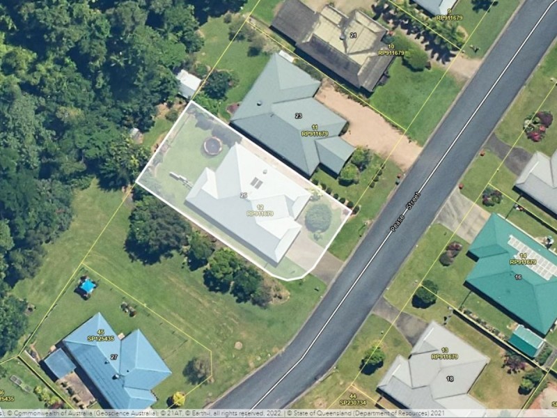 25 Pease Street, Tully QLD 4854