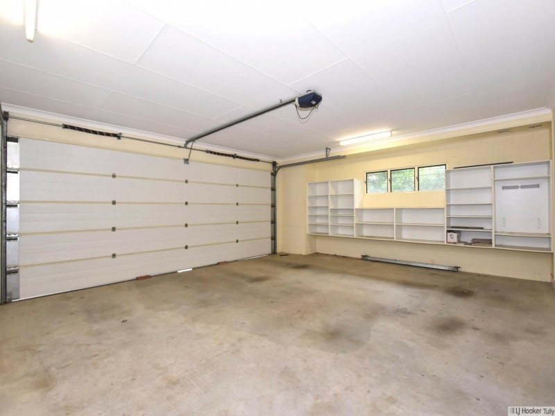25 Pease Street, Tully QLD 4854