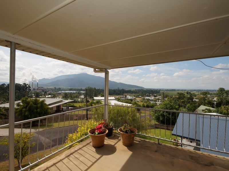 23 Hyatt Street, Tully QLD 4854