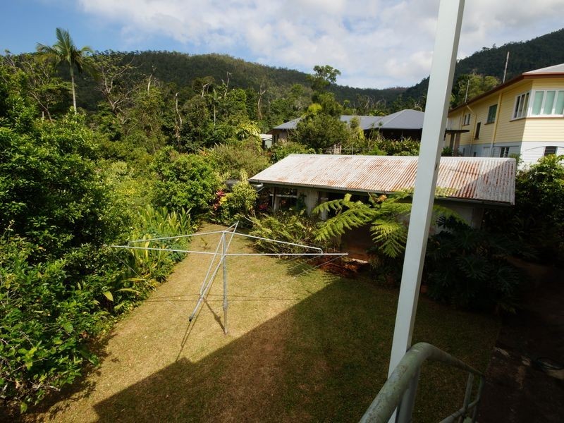 23 Hyatt Street, Tully QLD 4854