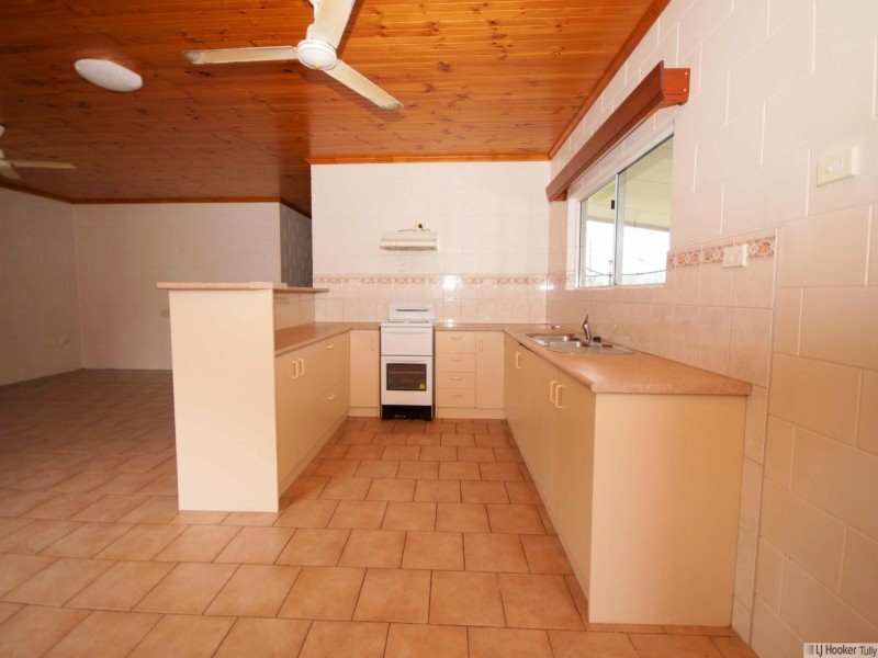 3 Banyan Esplanade, Tully QLD 4854