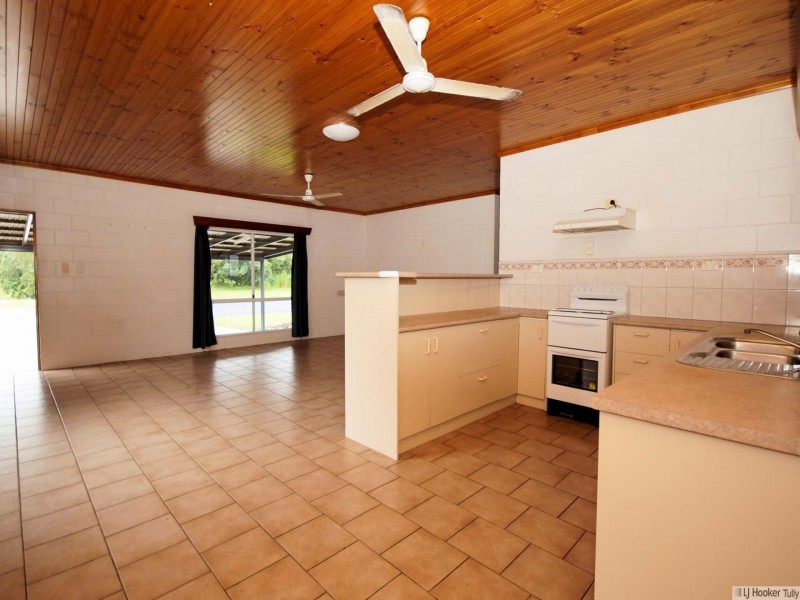 3 Banyan Esplanade, Tully QLD 4854