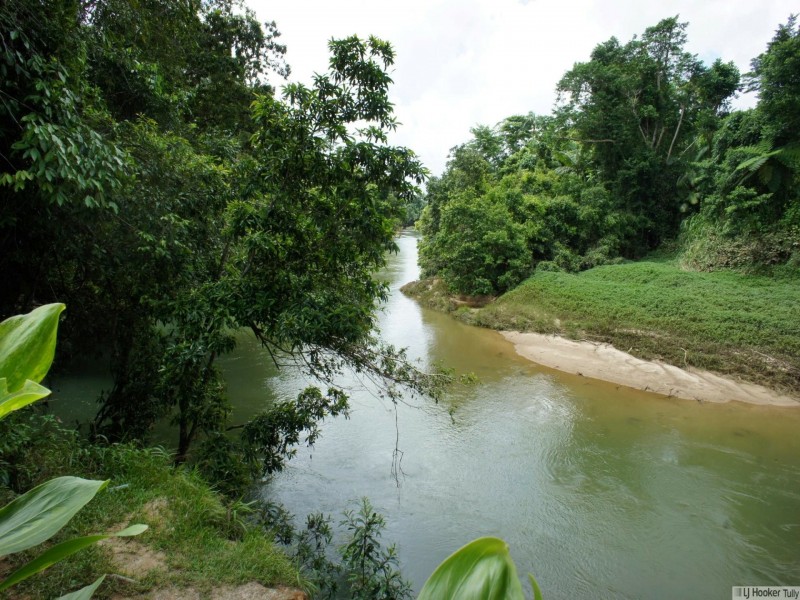 3 Banyan Esplanade, Tully QLD 4854