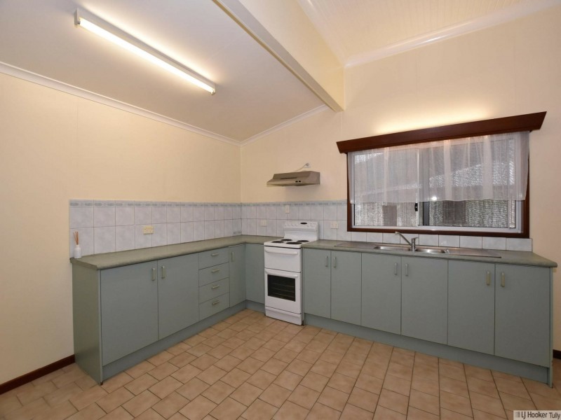 27 Trower Street, Tully QLD 4854