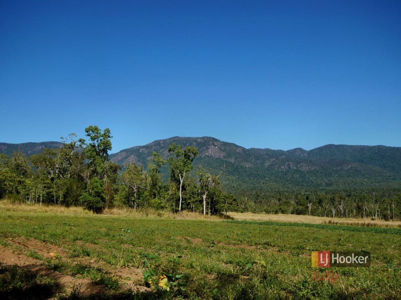 170 Ronlund Road, Murray Upper QLD 4854