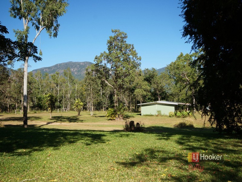 170 Ronlund Road, Murray Upper QLD 4854