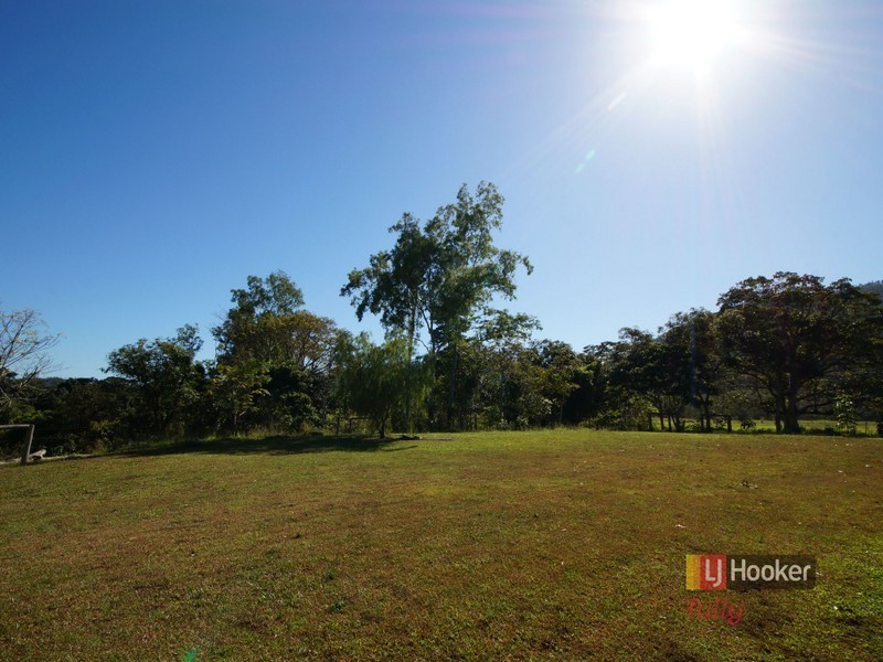 170 Ronlund Road, Murray Upper QLD 4854