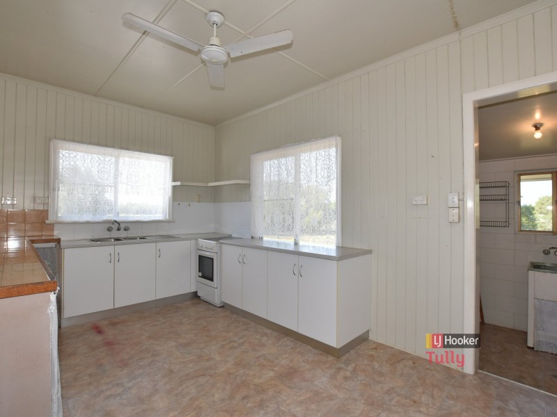 Unit 1-2/9 Vipiana Drive, Tully Heads QLD 4854